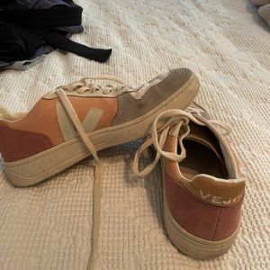COPY - Veja Sneakers